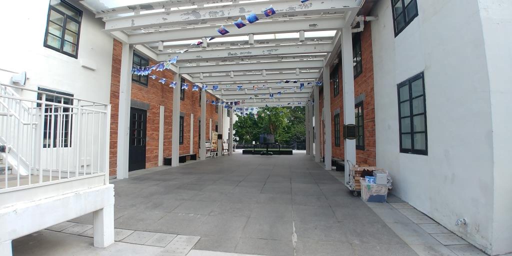 中區中庭左方(銀杏館)餐廳