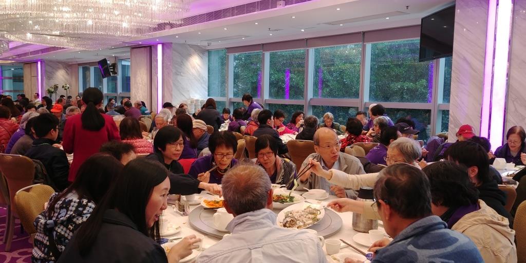 午餐美食豐富,各中心數碼大使開懷品嚐