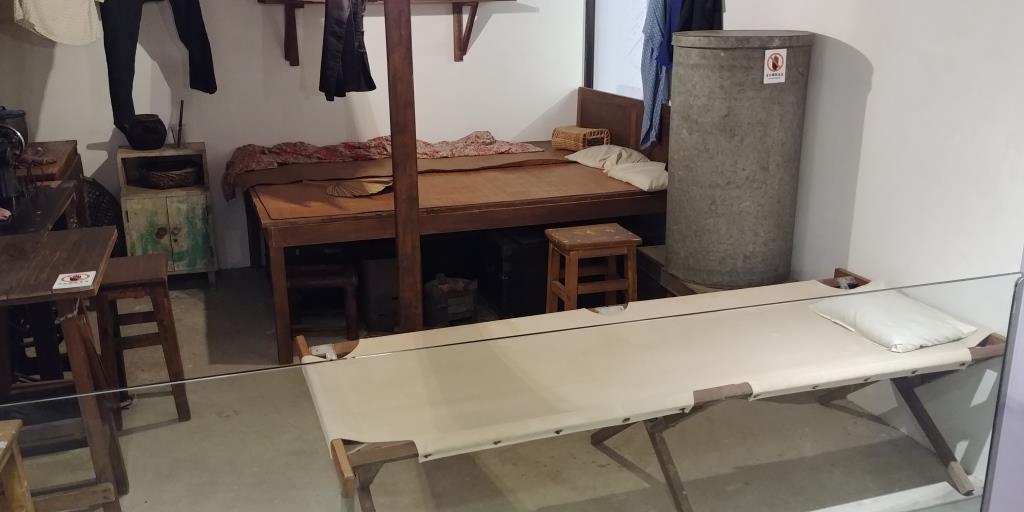 50及60年代生活用品(朝行晚拆)帆布床