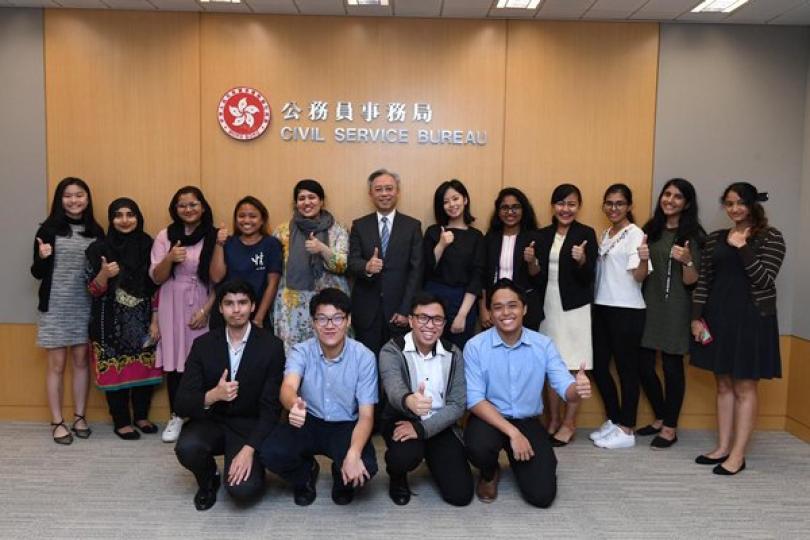 共籌謀: 楊偉雄（右）與深圳市副市長艾學峰共同主持河套區港深創新及科技園發展聯合專責小組第五次會議。