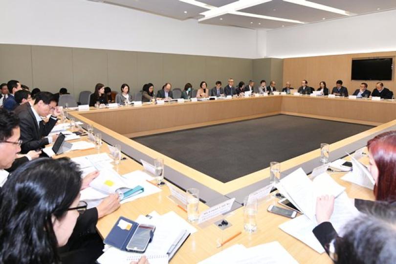 督導委員會討論應對新型傳染病