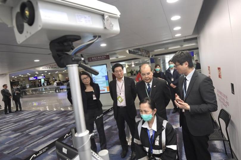 張建宗視察機場防控措施