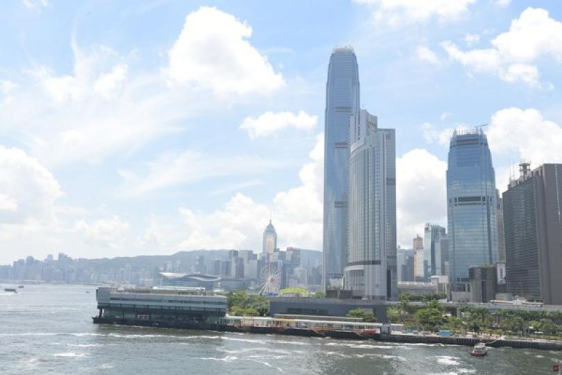 去年經濟收縮1.2%