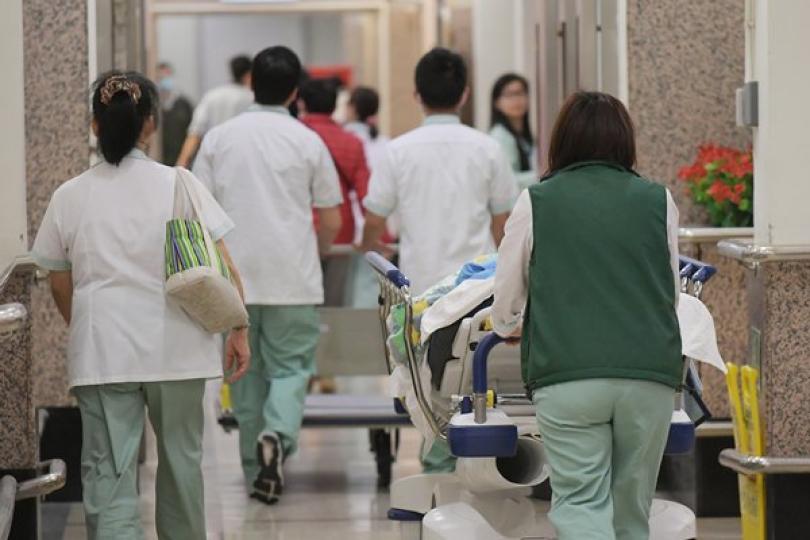 曾與確診者同房病人正接受隔離  曾與確診者同房病人正接受隔離