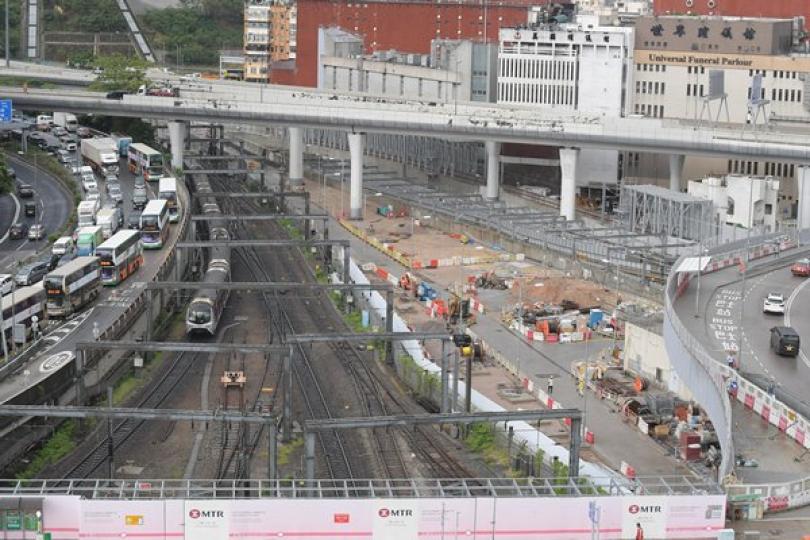 紅磡站列車出軌因軌距過闊 紅磡站列車出軌因軌距過闊