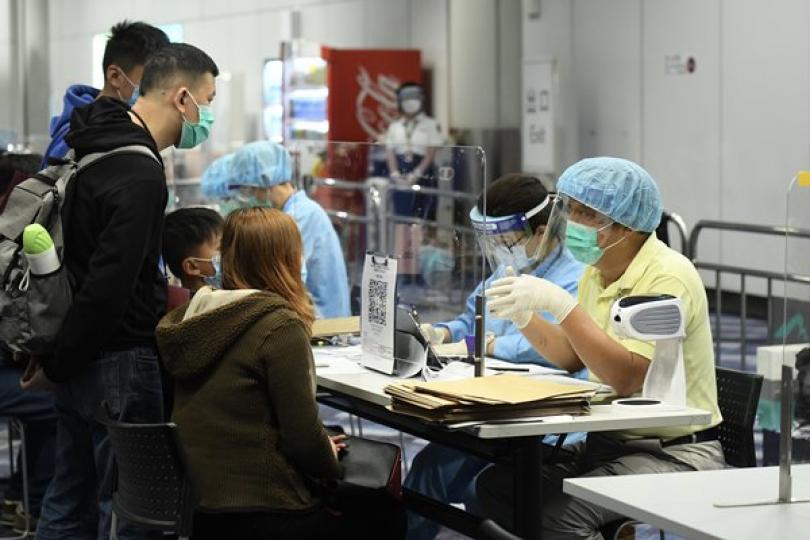 專機順利接載281滯鄂港人回港 專機順利接載281滯鄂港人回港