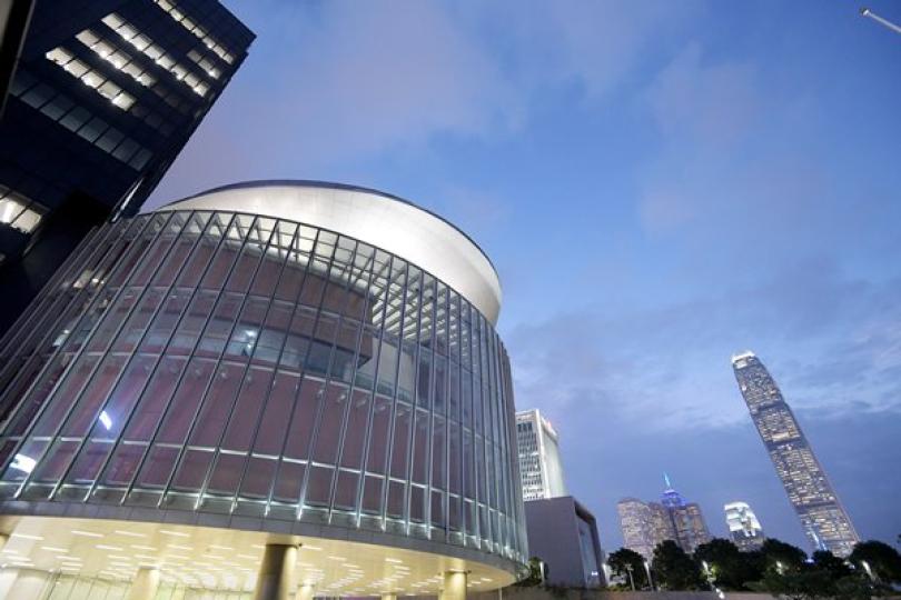政府回應立會議員酒吧與人聚會 政府回應立會議員酒吧與人聚會